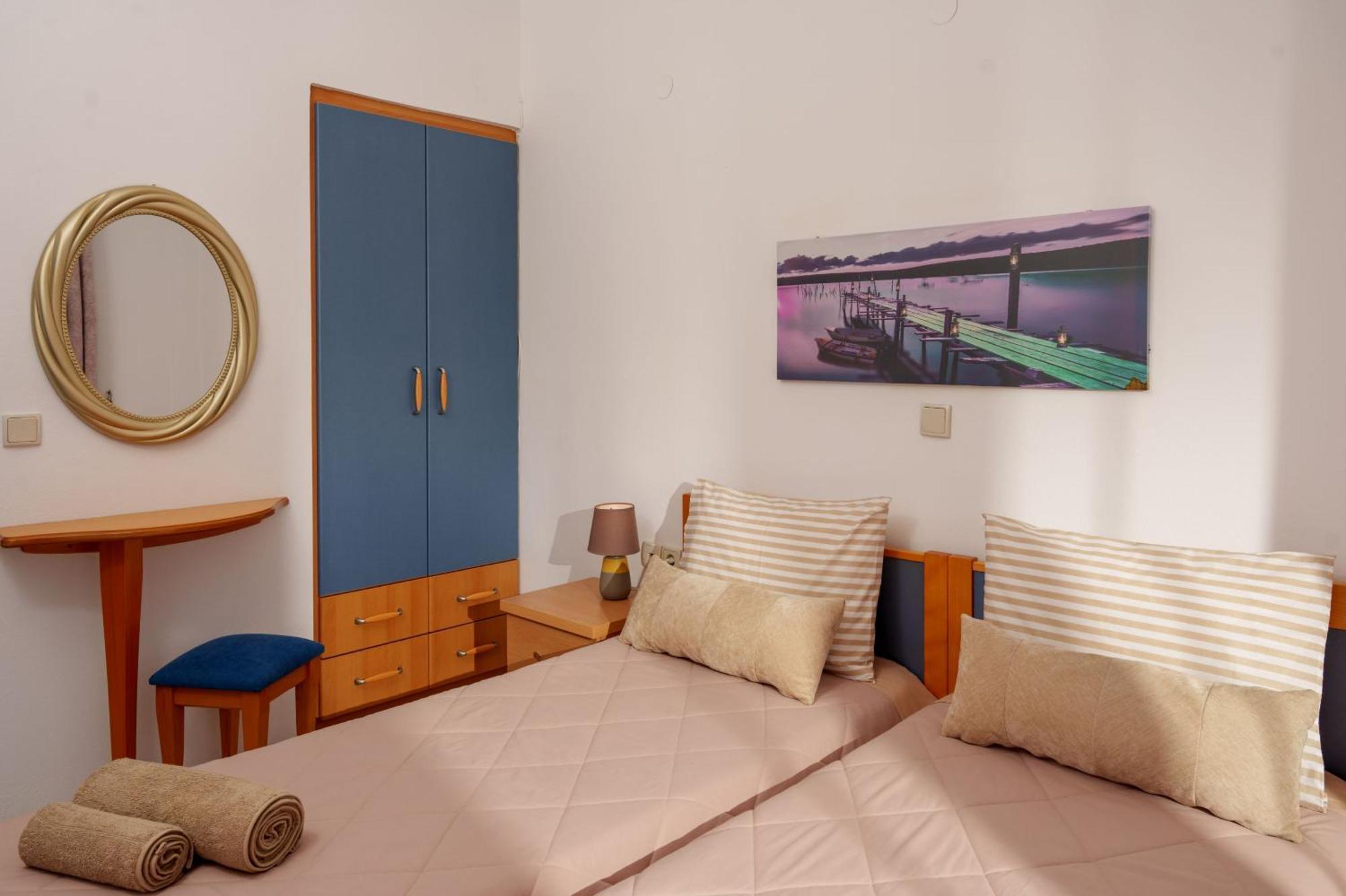 Fnk Apartments With Sea View Agia Pelagia Екстериор снимка