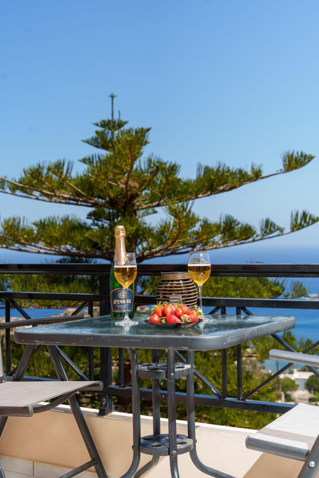 Fnk Apartments With Sea View Agia Pelagia Екстериор снимка