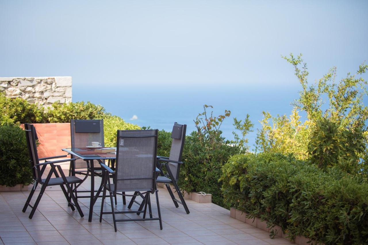 Fnk Apartments With Sea View Agia Pelagia Екстериор снимка